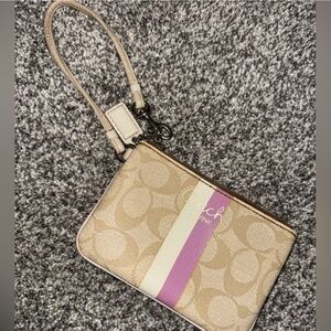 Coach Wristlet with Purple and Cream Stripes 💜🤍💜🤍💜🤍💜🤍💜🤍💜🤍💜🤍💜🤍